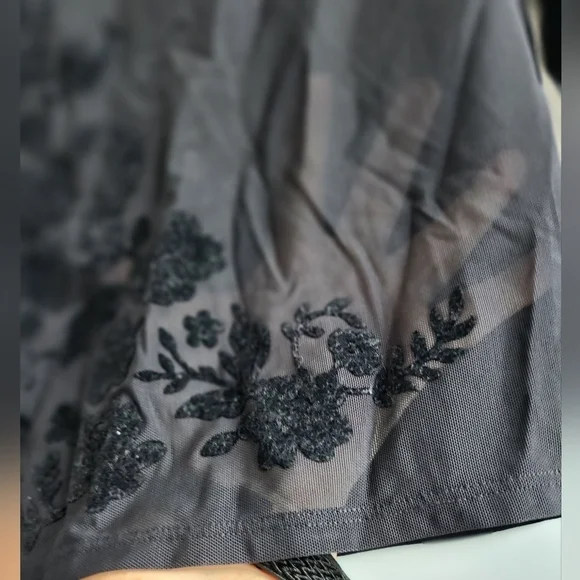 Athleta long sleeve black sheer floral crop top size Small - Picture 3 of 7